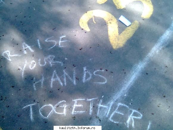 raise your hands together! cel mai nebunesc lucru pe care lai facut!dar care lai face?