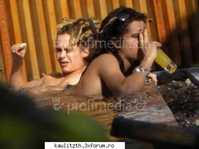 poze din vacantza bine merita gemenilor dupa europen tour :x:x:x ๋�ADMIN๋�