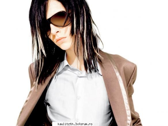 Bill-Christian(tbd) - bill e perfect...nu are nici un defect spre - → Bill Kaulitz