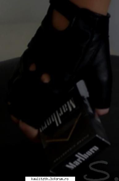 bill kaulitz smokes??? bill fumeaza, mai exact marlboro gold touch.sunt ok, tinand cont sunt mai ๋�ADMIN๋�