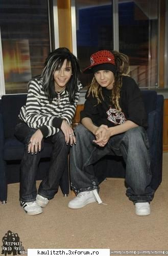 cei u bill!!!! :rusine:  :rusine: 

m'au luat degetele pe dinainte & tom♥