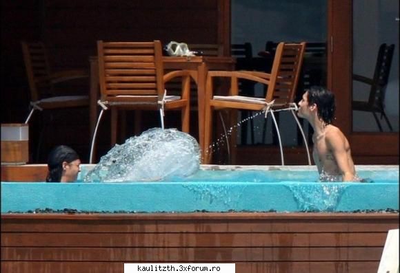 bill scoate apa din bill and tom maldive 2010