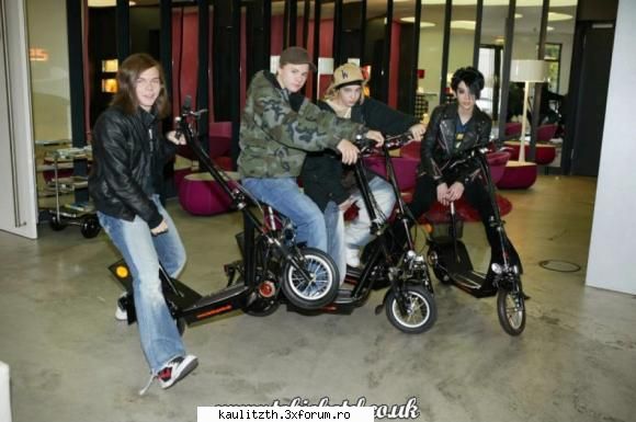 Cine copie pe cine? (4) - → Tokio Hotel
