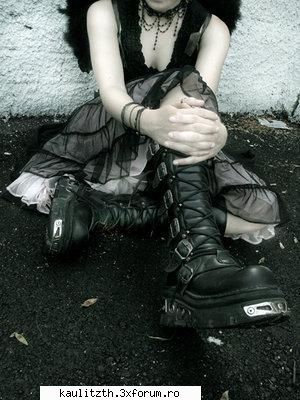 GOTHIC PICKS - sunt super pozili iar ultima e sper sa nu visez - → Goth