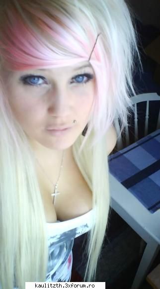 HOT or NOT - undeva intre ador paru' scene - → Locul tău
