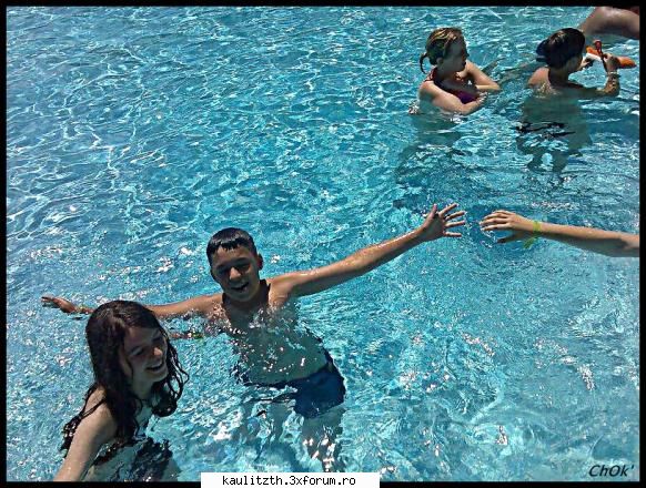 Iru ;;] - La hotel in piscina cu Armandoo :X - → Poze cu noi