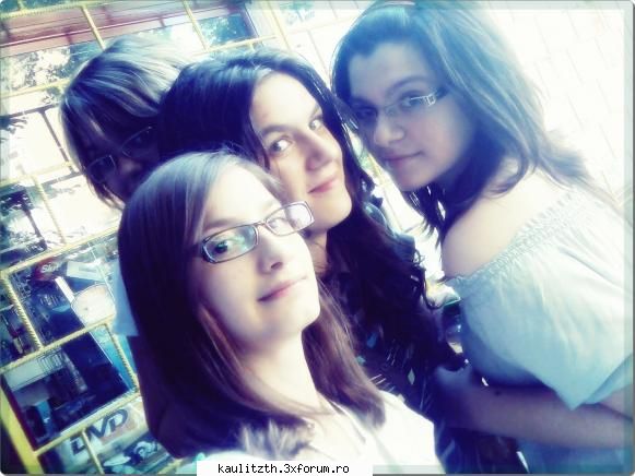 *Our Friends <<-- - Zuz in spate, Madutsa si Shoseta :X - → Bine aţi venit