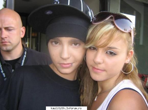 TH and THe fans - uite tom cu o fana dragootza - → Poze