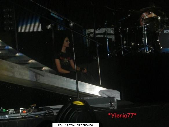 arata mai bn fara ochelari tokio hotel in roma