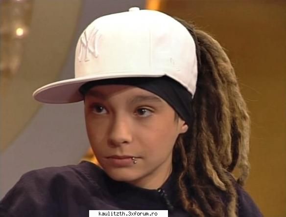 ce ne place la tom?? - tom...hmm...e cute - → Tom Kaulitz