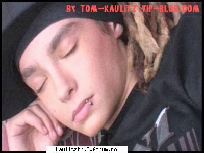 ce ne place la tom?? - e sweet dar pacat k e afemeiat :x :x - → Tom Kaulitz