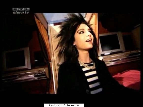 .....fata visurilor lui Bill??????..... - iap insa e doar un potret dar dak l-ar vedea - → Bill Kaulitz