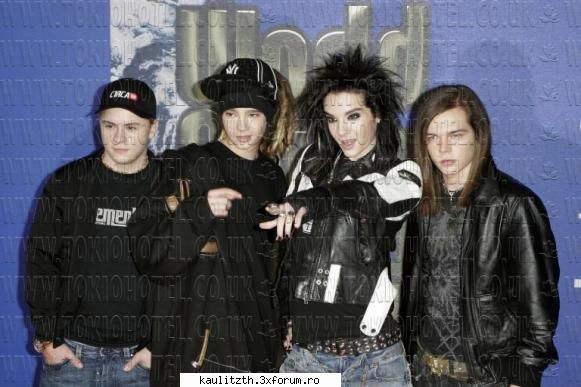 funny tokio hotel - b 'am vazuuuuuuuuuuuuuuuut!!!!!!!!!!!!!! t zice el - → Tokio Hotel