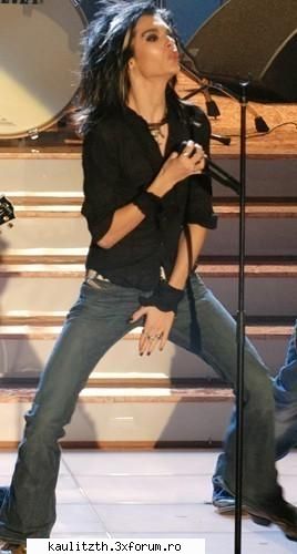 funny tokio hotel - bill: tom cred ca a venit....aaaaaaaa......tom!!!! - → Tokio Hotel