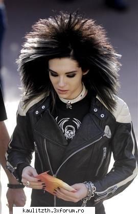 funny tokio hotel - bill: asa arata????? bill: chiar nam mai vazut - → Tokio Hotel