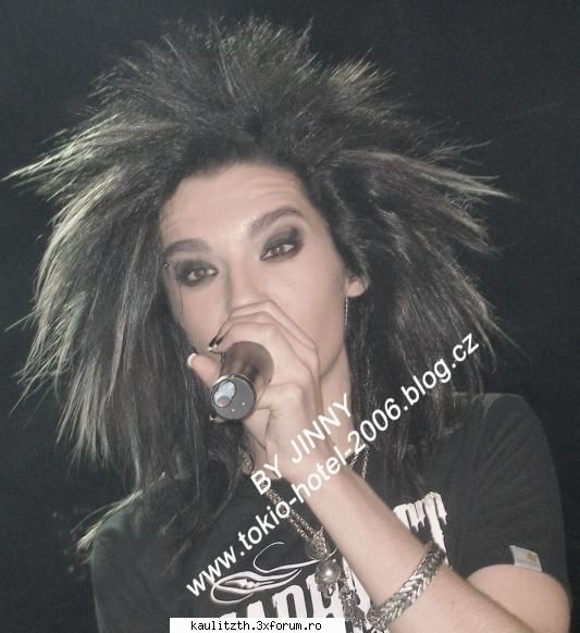 funny tokio hotel - oh noooh...iar mio intrat ceva in ochi - → Tokio Hotel
