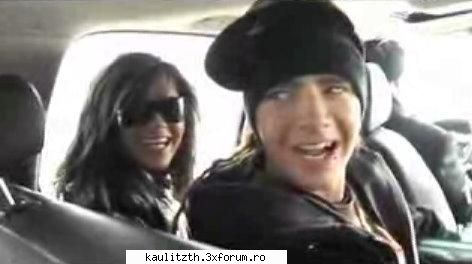 funny tokio hotel - ce facetzi voi 2 in spate acolo? - → Tokio Hotel