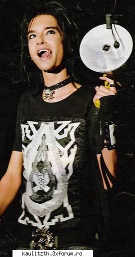 funny tokio hotel - bill: incerc sa ma sarut cu o fata prin - → Tokio Hotel
