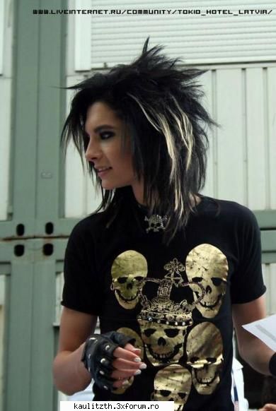 funny tokio hotel - chiar am fatza de domnisoara??? - → Tokio Hotel