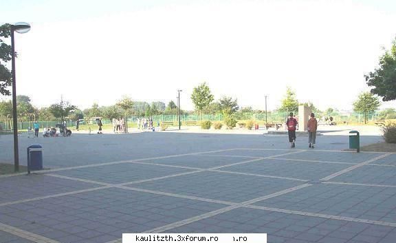 gemenii si-au ars manualele... - <|LOVE_IS_ALL_I_NEED|> - → Kaulitz Twins