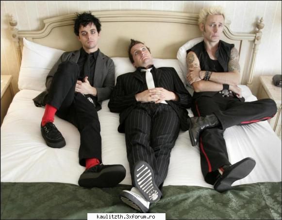 green day - ωє aяє Adunaтυяa D EmOlai - → Rock