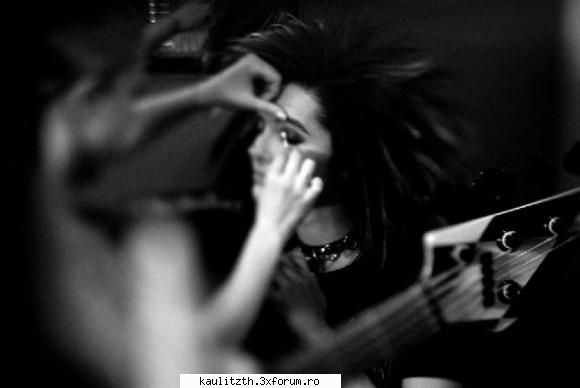 ia uitati ceam gasit.. - D poi poa sa inpresioneze...neah....orcum - → Bill Kaulitz