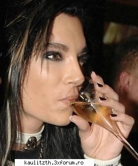 kaulitz =))) bea sampanie fara cultura
