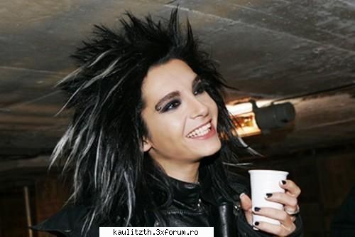 kaulitz =))) unu: ghici tiam adus bei?bill:o cafea inainte reincepe filmarile nu?