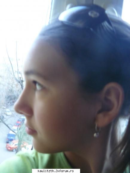 ...mdea..lexy 8-| - Uh :P Poza ii veche, da` merge - → Poze cu noi