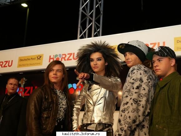 picks wiTH tokio hotel - bubu e ciudat d la o vreme :( ....unde sunt - → Poze