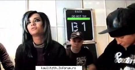 picks wiTH tokio hotel - itzi trimit din departare o mik sarutare - → Poze