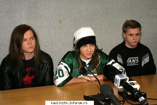 picks wiTH tokio hotel - oare bill era bolnav?...k nu e pe acolo :( - → Poze
