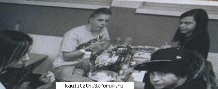 picks wiTH tokio hotel - ce privire au totzi..mai au un pic si mananca - → Poze