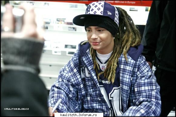 picks wiTH tom - s-a cam ngrsat si el - → Poze