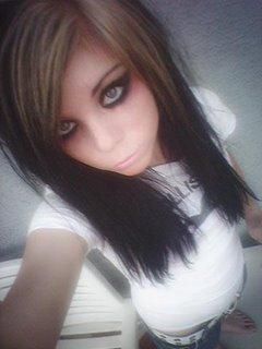 picks with emo girlz - .::MuSsIc Is LoVe::. - → Emo