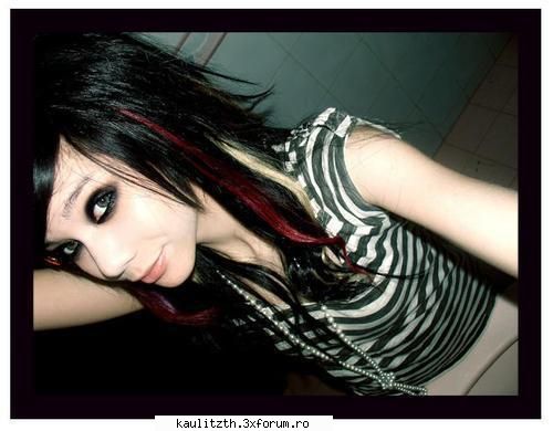 picks with emo girlz - .::MuSsIc Is LoVe::. - → Emo