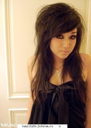 picks with emo girlz - roxy - → Emo