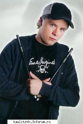 picks with gustav - ωє aяє Adunaтυяa D EmOlai - → Gustav Sch�fer