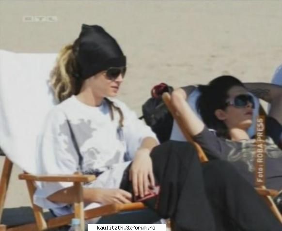 plaja din LA - tom vazuse vreo una in bikini..bill..n`are o - → Tom Kaulitz