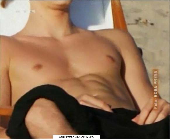 plaja din LA - si patratzeleleeeee - → Tom Kaulitz