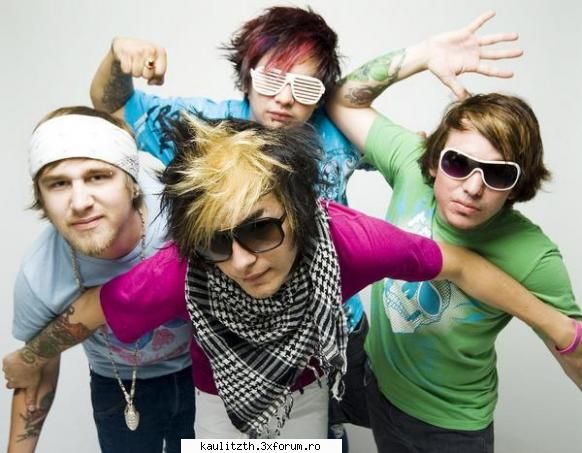 :zzz: brokencyde - pusesei codurile gresit..le-am pus eu din nou - → Rock